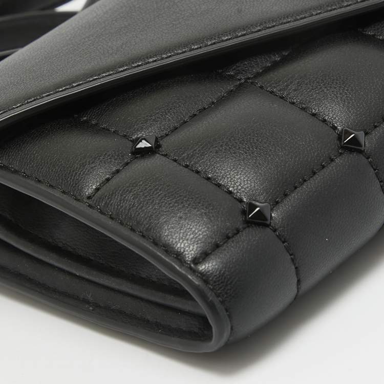 Pre Owned Michael Kors Black Quilted Leather Carmen Wallet On Chain