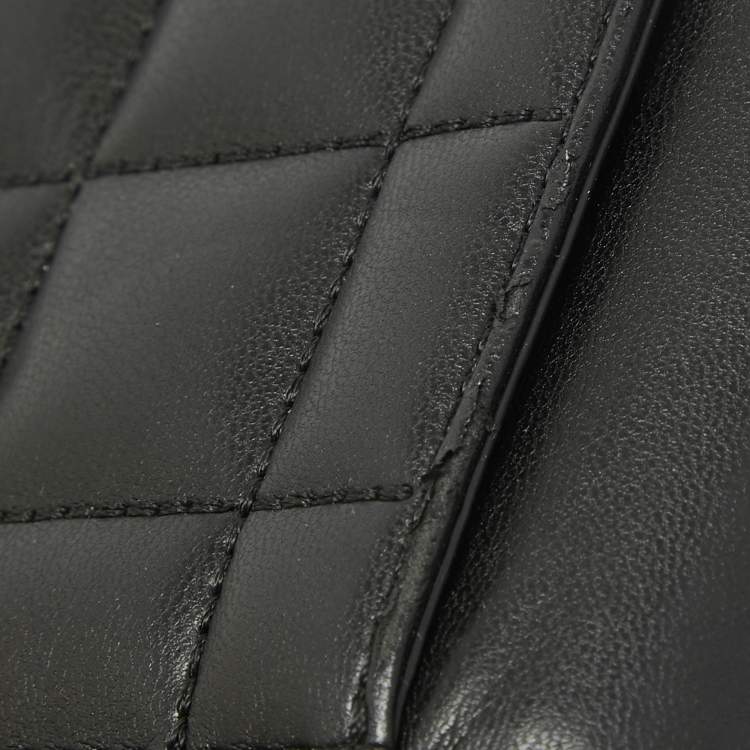 Pre Owned Michael Kors Black Quilted Leather Carmen Wallet On Chain