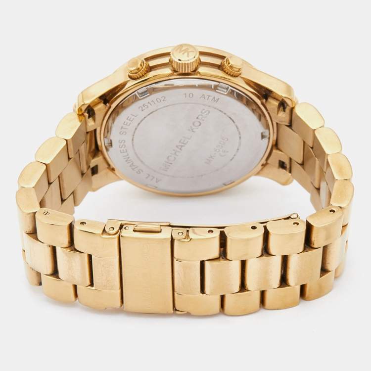 Pre Owned Michael Kors White Mother Of Pearl Gold Plated Stainless Steel Runway MK5305 Women's Wristwatch 38 mm