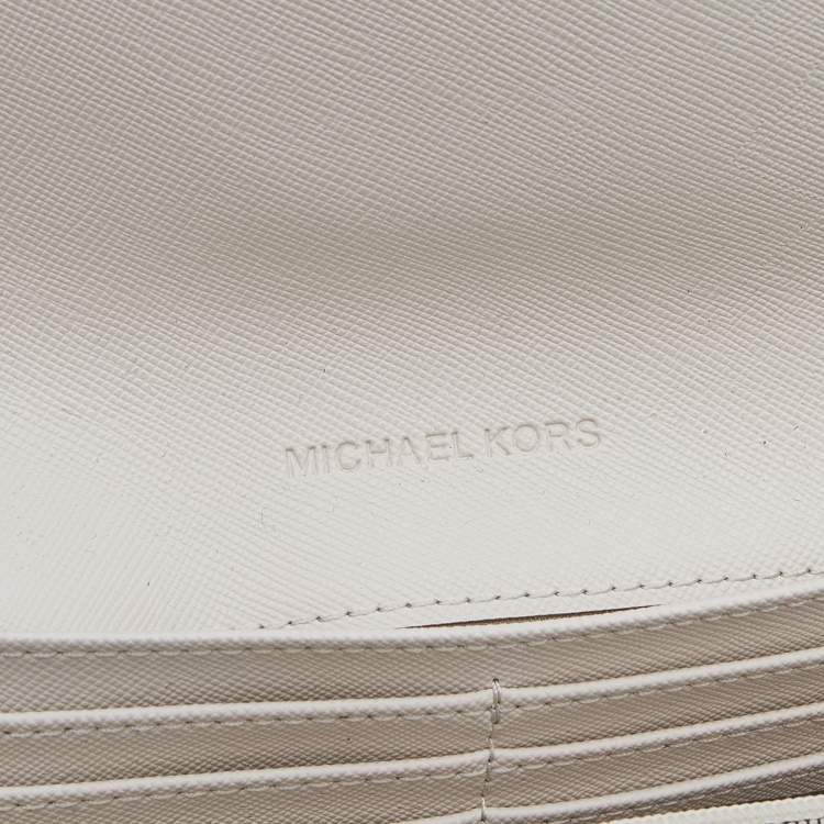 Pre Owned Michael Kors Vanilla Leather Fulton Flap Continental Wallet
