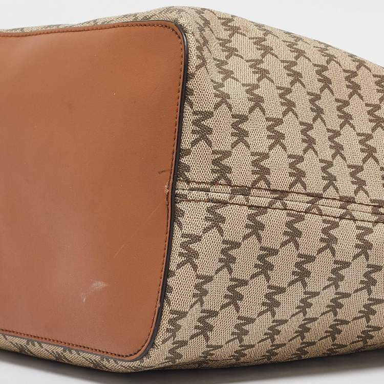 Pre Owned MICHAEL Michael Kors Brown/Beige Signature Coated Canvas and Leather Emery Tote