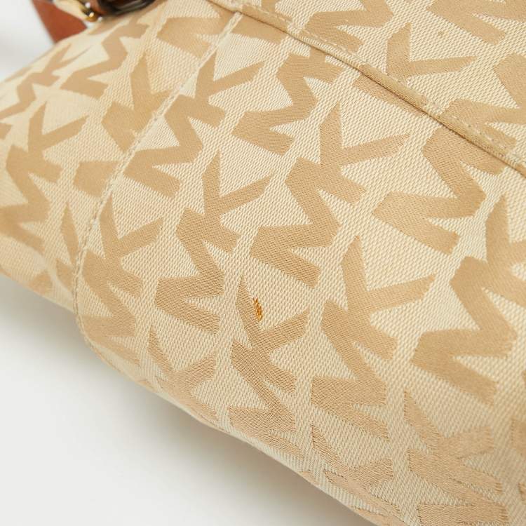 Pre Owned MICHAEL Michael Kors Beige/Brown Signature Canvas and Leather Jet Set Top Zip Tote