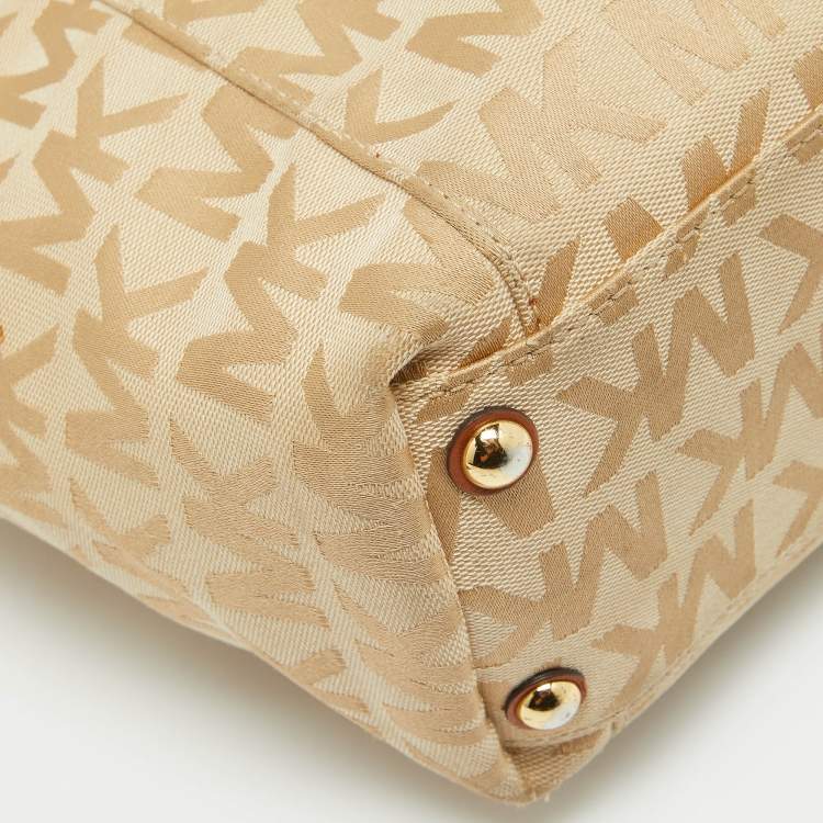 Pre Owned MICHAEL Michael Kors Beige/Brown Signature Canvas and Leather Jet Set Top Zip Tote