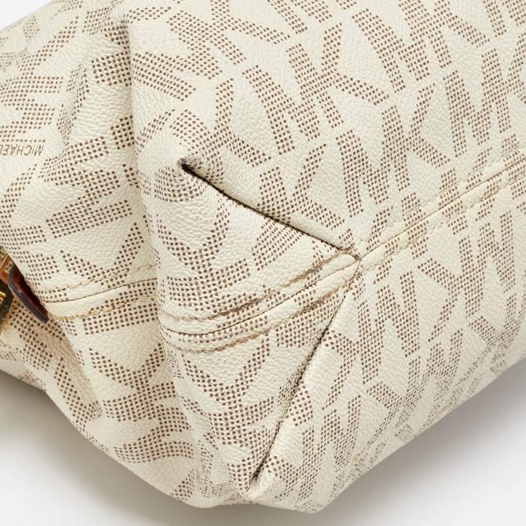 Pre Owned MICHAEL Michael Kors White Signature Coated Canvas Jet Set Shoulder Bag