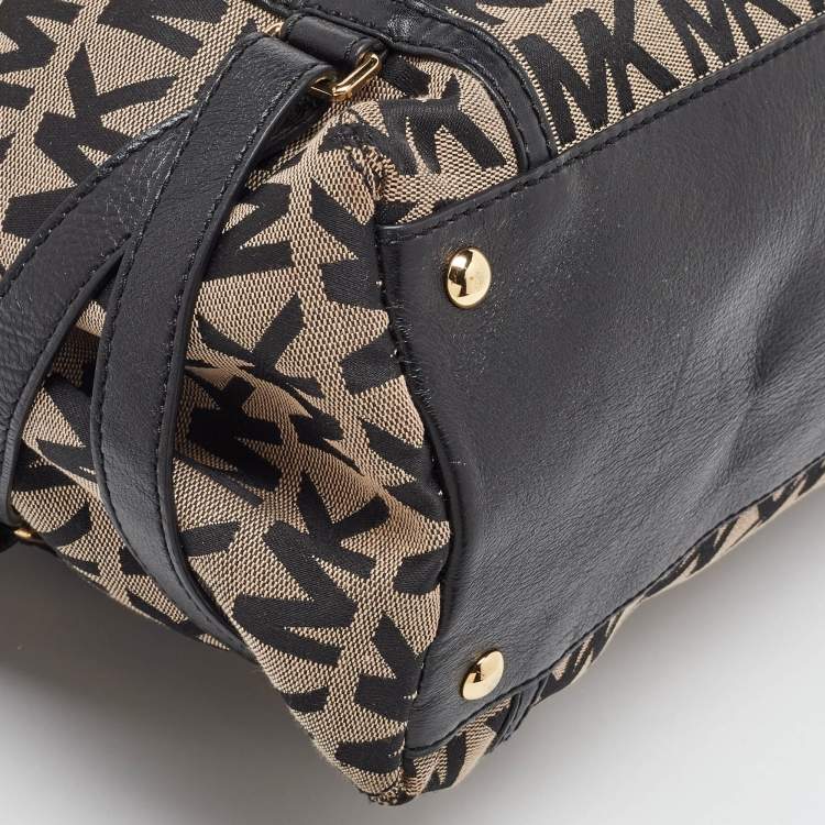 Pre Owned MICHAEL Michael Kors Black/Beige Signature Canvas and Leather Gansevoort Tote