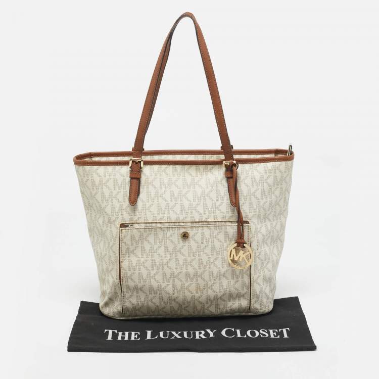 Pre Owned MICHAEL Michael Kors Off White Signature Coated Canvas  Jet Set Snap Pocket Tote