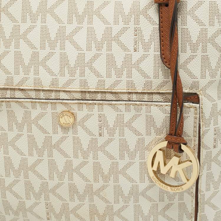 Pre Owned MICHAEL Michael Kors Off White Signature Coated Canvas  Jet Set Snap Pocket Tote