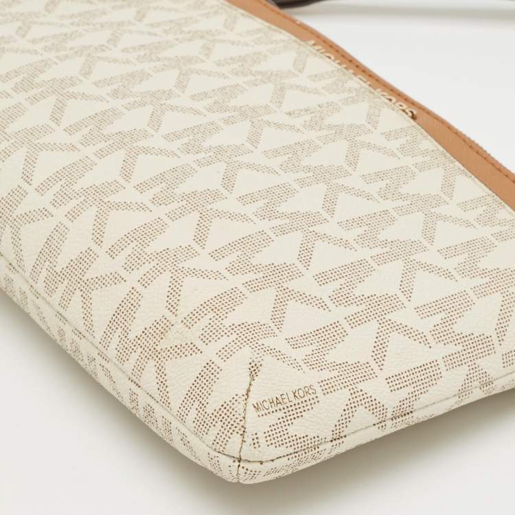 Pre Owned MICHAEL Michael Kors Off White Signature Coated Canvas Jet Set Travel Pochette Bag