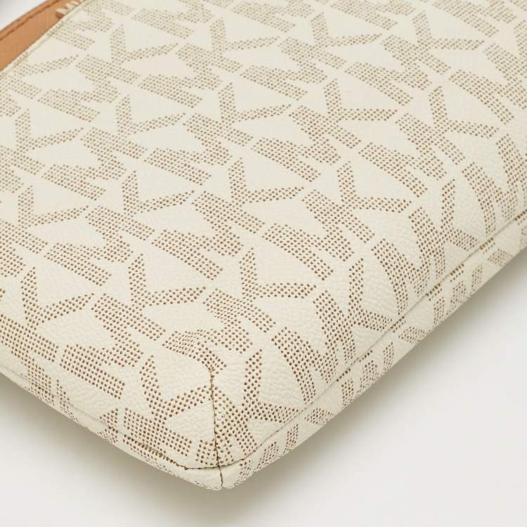 Pre Owned MICHAEL Michael Kors Off White Signature Coated Canvas Jet Set Travel Pochette Bag