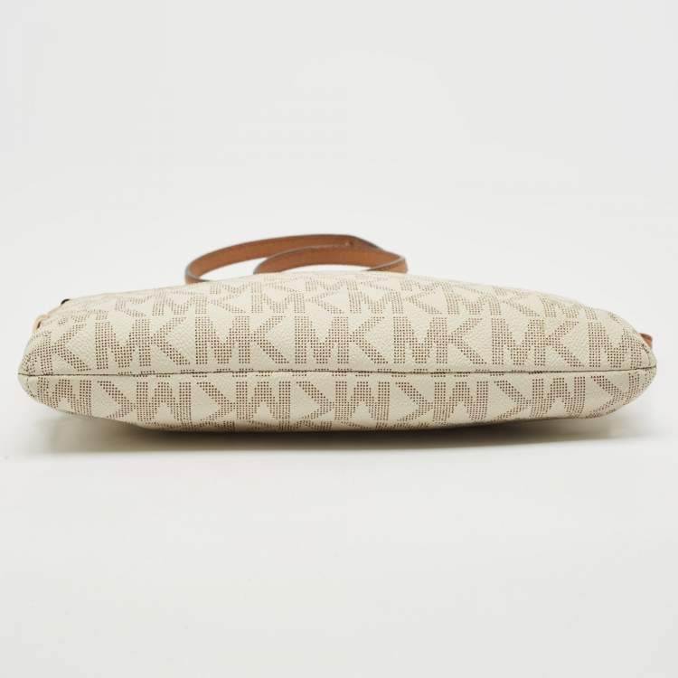 Pre Owned MICHAEL Michael Kors Off White Signature Coated Canvas Jet Set Travel Pochette Bag