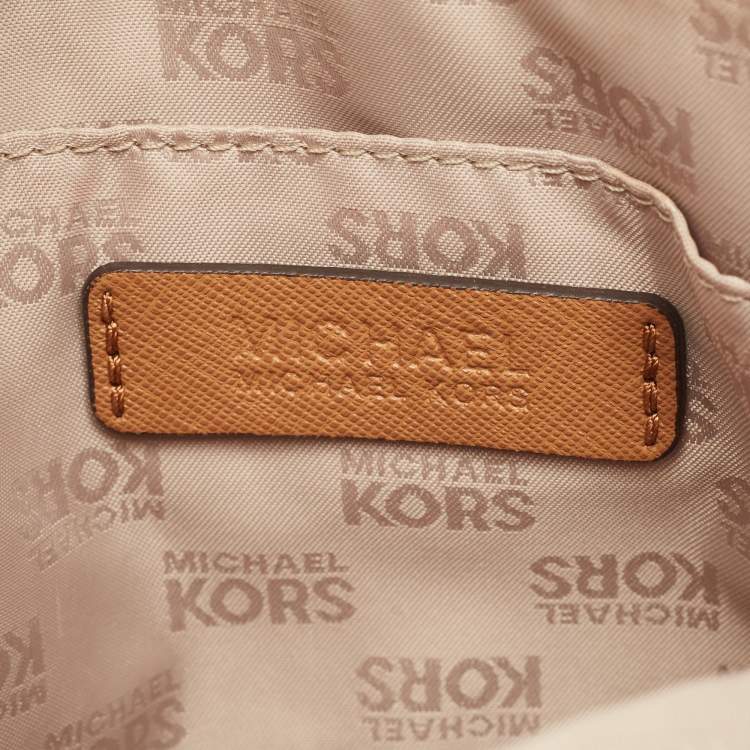 Pre Owned MICHAEL Michael Kors Off White Signature Coated Canvas Jet Set Travel Pochette Bag