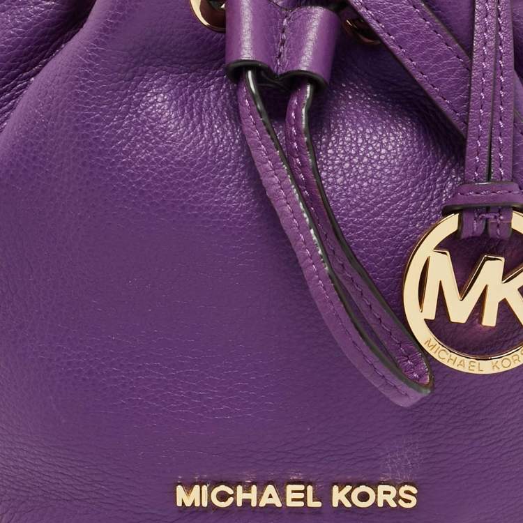 مملوكة مسبقًا MICHAEL Michael Kors Purple Leather Jules Drawstring Bucket Crossbody Bag