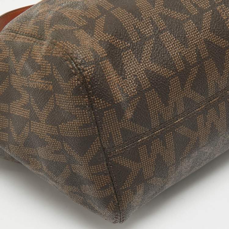 Pre Owned MICHAEL Michael Kors Brown Signature Coated Canvas Jet Set Chain Tote