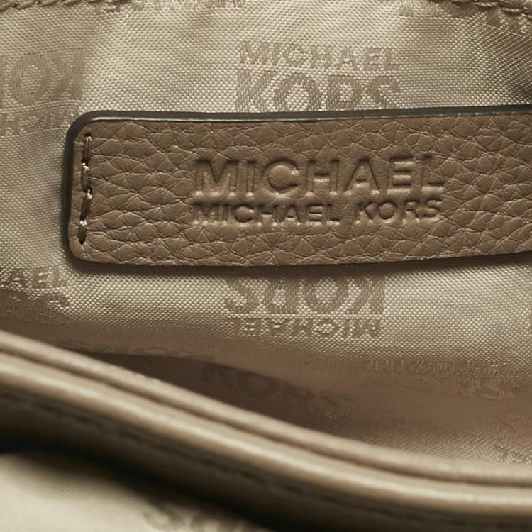 مملوكة مسبقًا MICHAEL Michael Kors Beige Leather Fulton Shoulder Bag