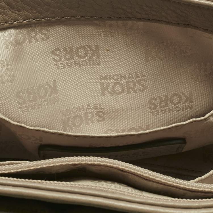 مملوكة مسبقًا MICHAEL Michael Kors Beige Leather Fulton Shoulder Bag