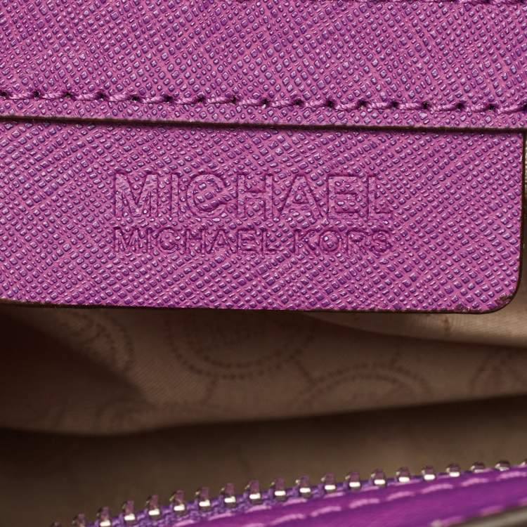 مملوكة مسبقًا MICHAEL Michael Kors Selma Small Leather Crossbody Bag