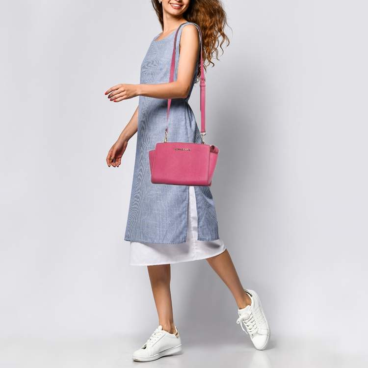 Pre Owned MICHAEL Michael Kors Selma Small Fuchsia Leather Crossbody Bag