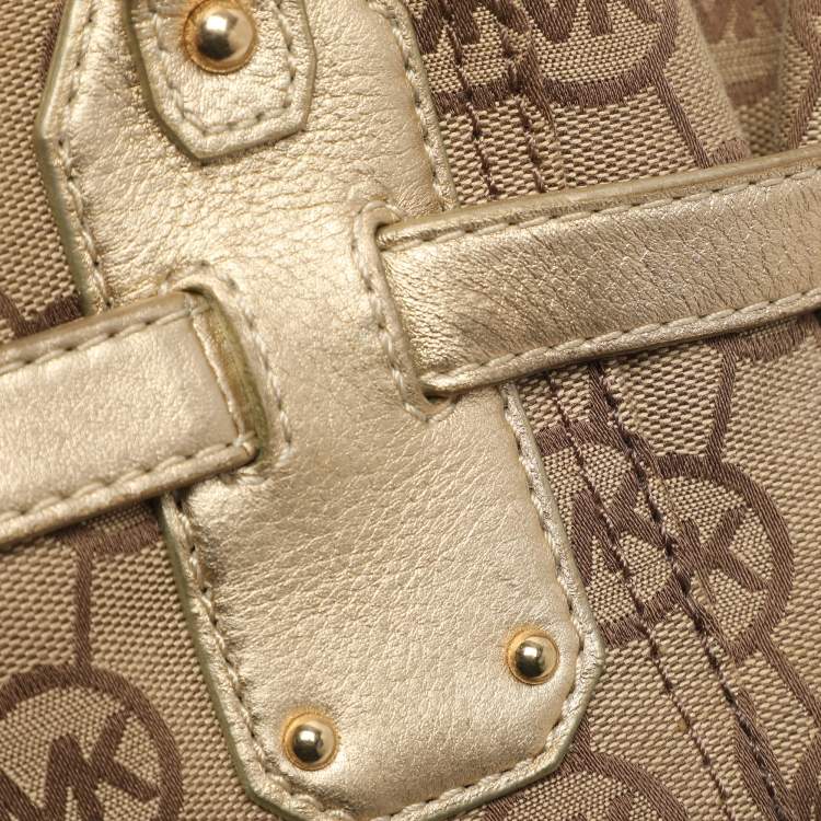 مملوكة مسبقًا MICHAEL Michael Kors Gansevoort Beige/Gold Signature Canvas and Leather Tote