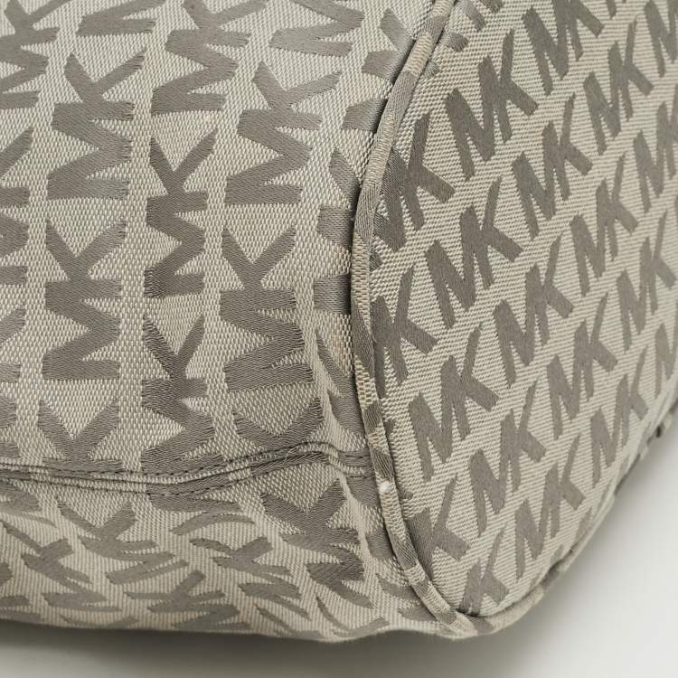 Pre Owned MICHAEL Michael Kors Jet Set Grey Signature Canvas and Leather Tote