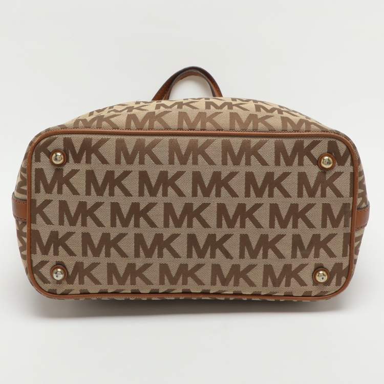 Pre Owned MICHAEL Michael Kors Jet Set Beige/Brown Signature Canvas and Leather Shopper Tote