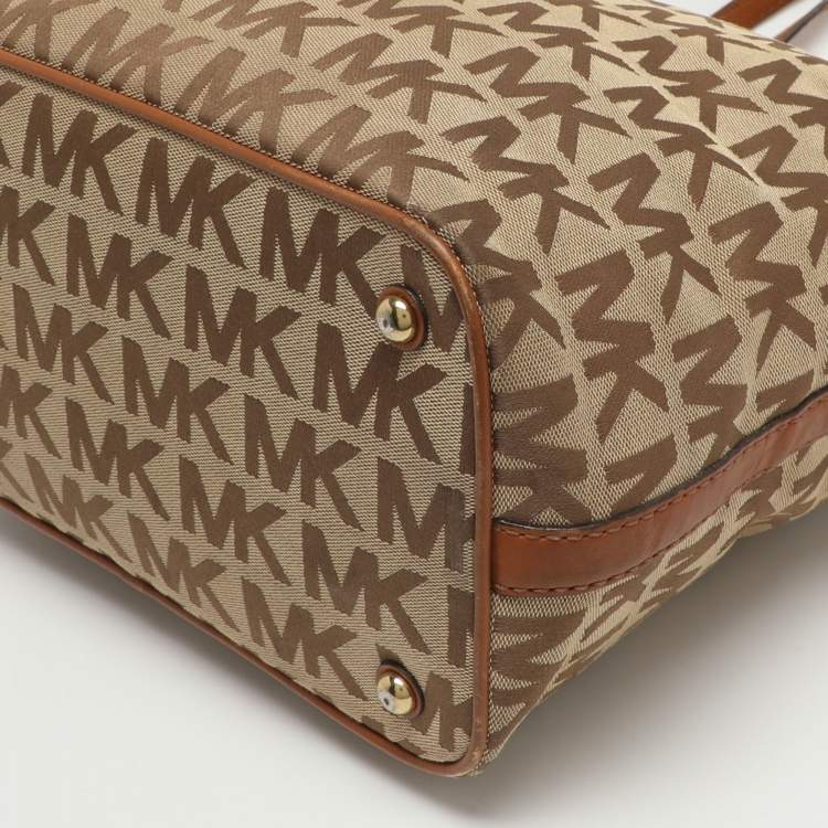 Pre Owned MICHAEL Michael Kors Jet Set Beige/Brown Signature Canvas and Leather Shopper Tote