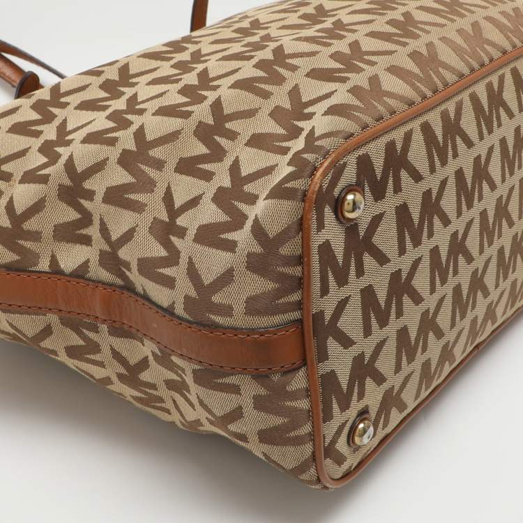Pre Owned MICHAEL Michael Kors Jet Set Beige/Brown Signature Canvas and Leather Shopper Tote