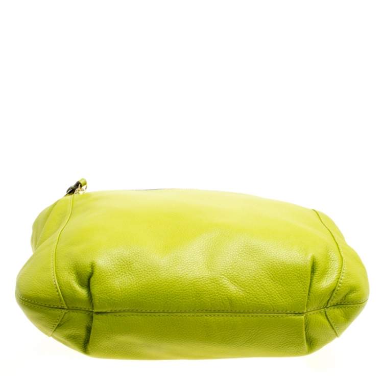 مملوكة مسبقًا Michael  Michael Kors Pistachio Leather Charm Tassel Hobo
