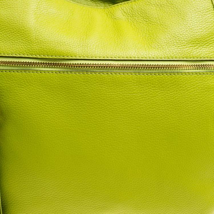 مملوكة مسبقًا Michael  Michael Kors Pistachio Leather Charm Tassel Hobo
