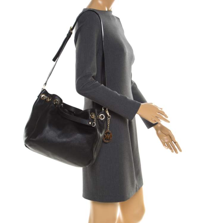 Pre Owned Michael Michael Kors Black Leather Jet Set Chain Hobo