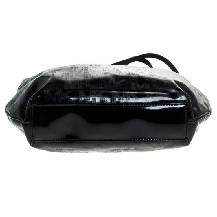Pre Owned MICHAEL Michael Kors Black Signature Patent Leather Chain Tote