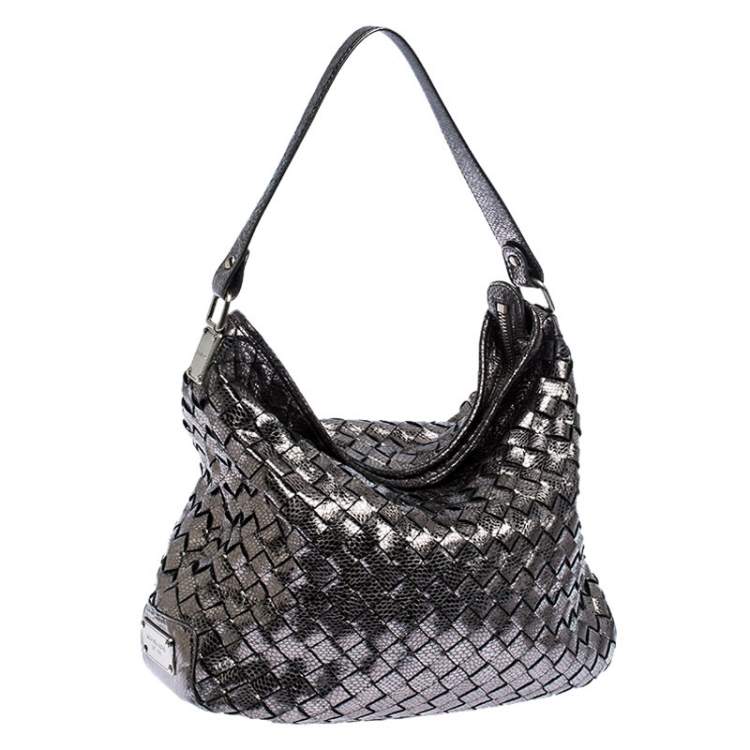 مملوكة مسبقًا Michael Kors Metallic Grey Woven Leather Newbury Hobo