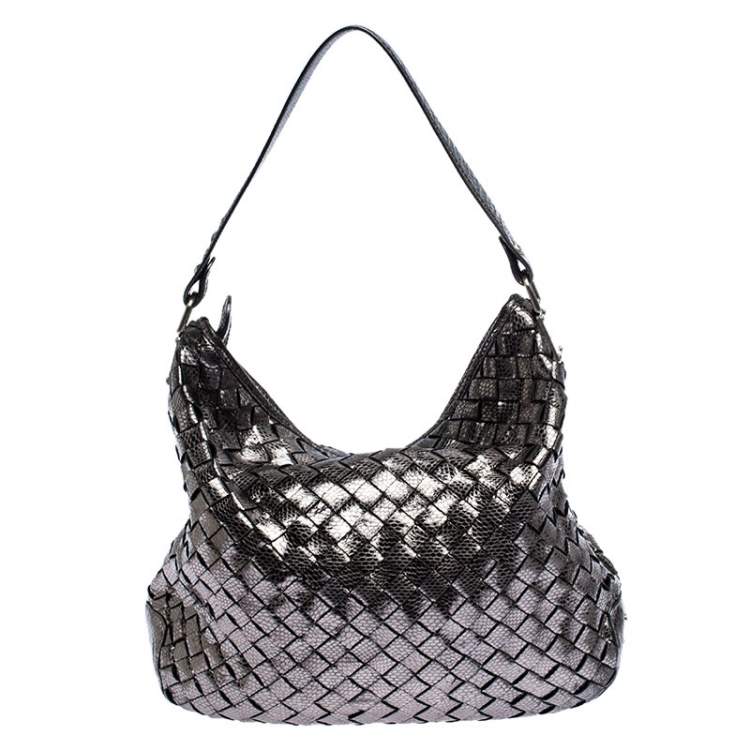 مملوكة مسبقًا Michael Kors Metallic Grey Woven Leather Newbury Hobo