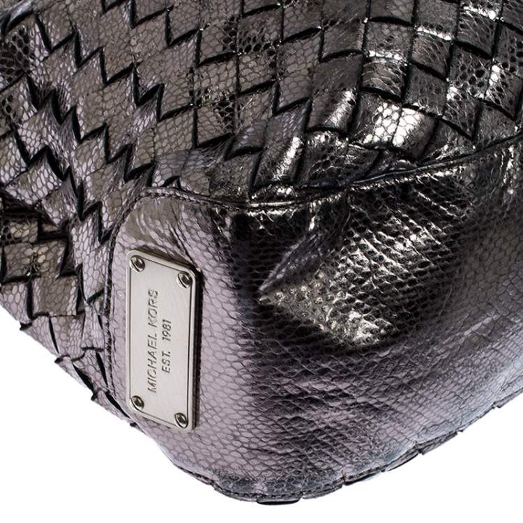 مملوكة مسبقًا Michael Kors Metallic Grey Woven Leather Newbury Hobo