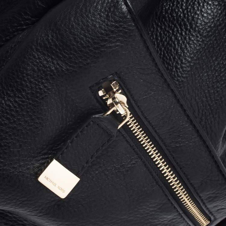 مملوكة مسبقًا Michael Kors Black Leather Large Layton Hobo
