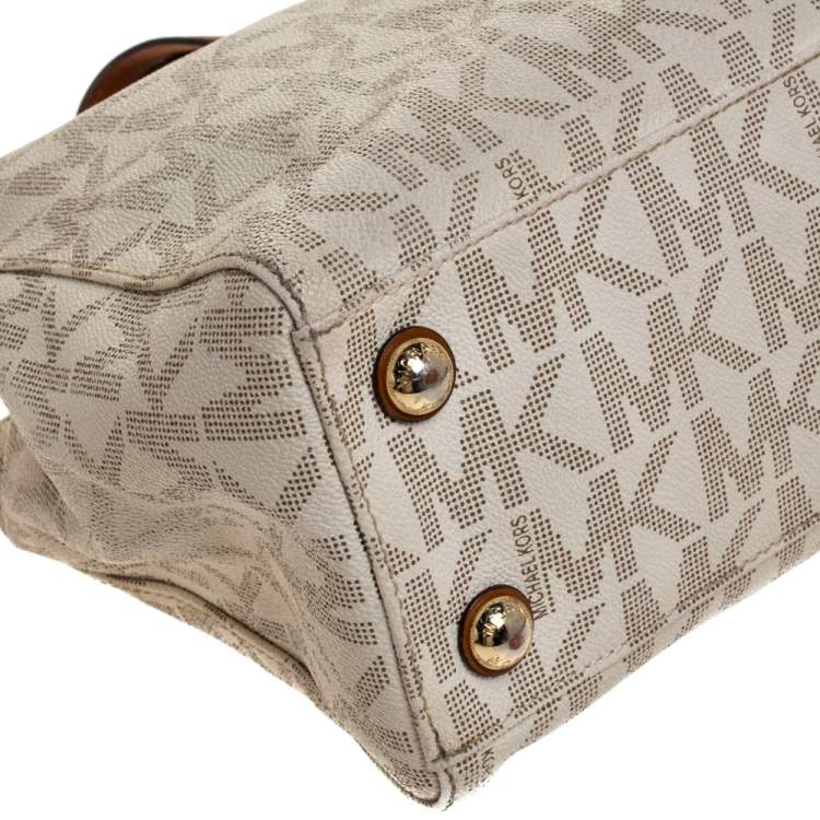 مملوكة مسبقًا MICHAEL Michael Kors White/Brown Signature Coated Canvas Medium Cynthia Tote
