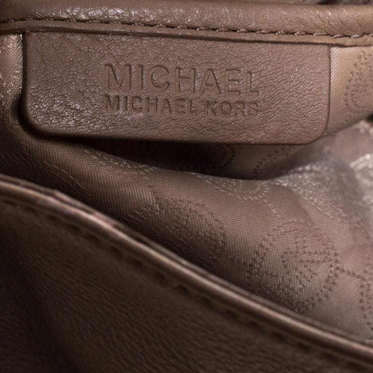 Pre Owned Michael Michael Kors Beige Leather Jet Set Chain Hobo