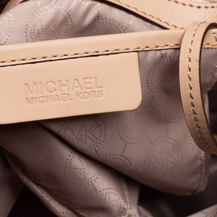 Pre Owned MICHAEL Michael Kors Purple Perforated Signature Patent Leather Middle Zip Tote