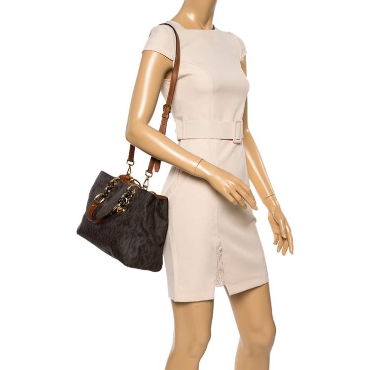 Pre Owned MICHAEL Michael Kors Brown Signature Coated Canvas Medium Cynthia Tote