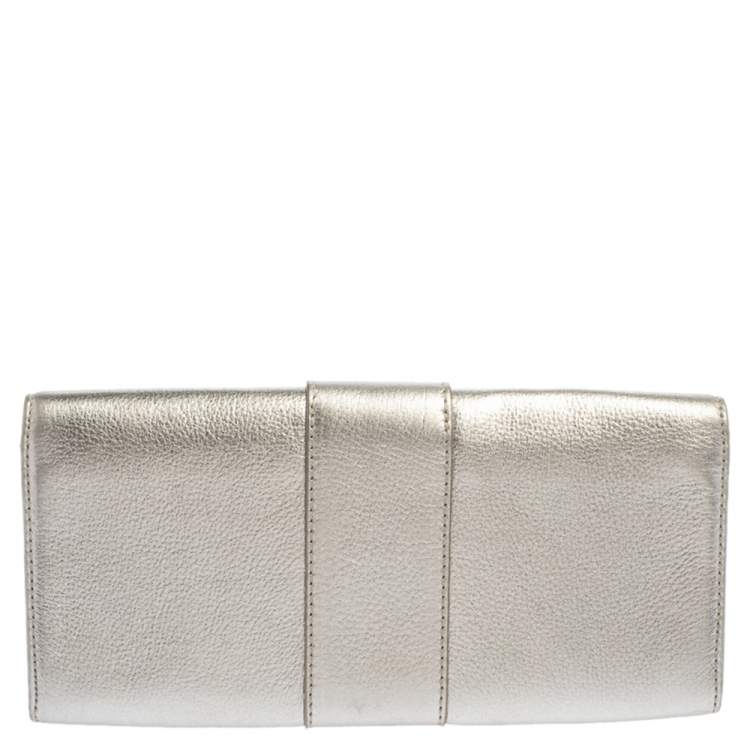 Pre Owned MICHAEL Michael Kors Metallic Silver Leather Buckle Detail Flap Clutch 