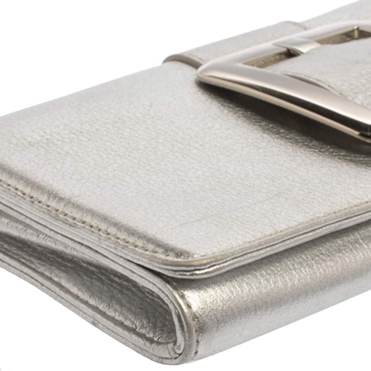 Pre Owned MICHAEL Michael Kors Metallic Silver Leather Buckle Detail Flap Clutch 