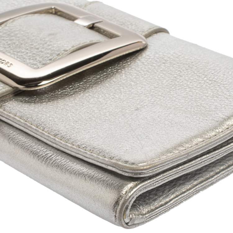 Pre Owned MICHAEL Michael Kors Metallic Silver Leather Buckle Detail Flap Clutch 
