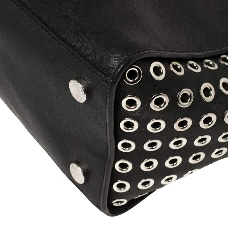 مملوكة مسبقًا Michael Michael Kors Black Leather Large Selma Eyelet Satchel