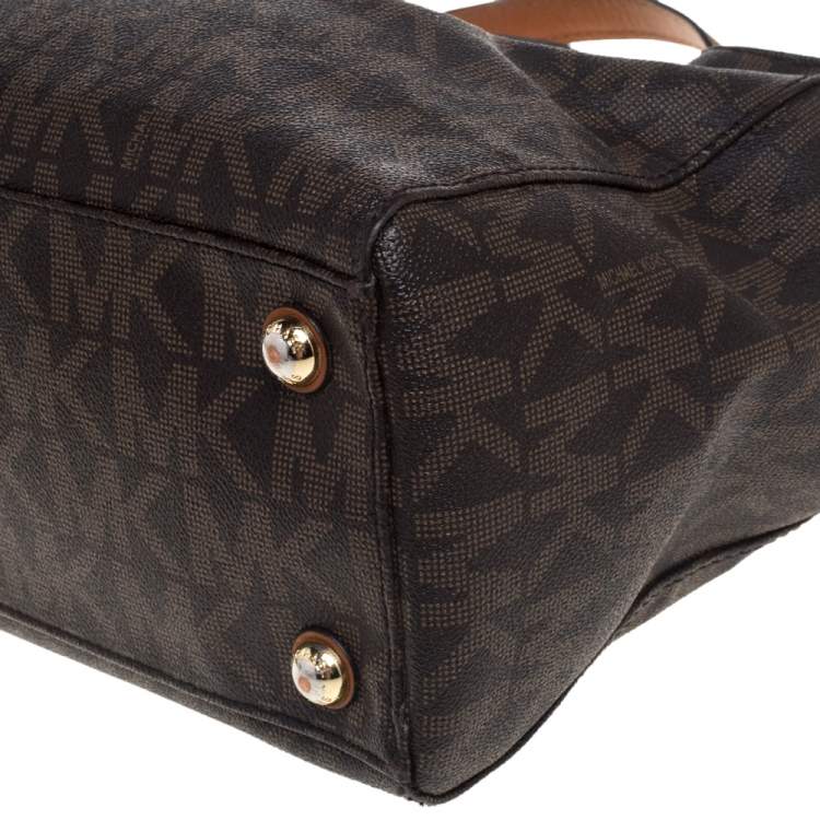 Pre Owned MICHAEL Michael Kors Brown Signature Coated Canvas Medium Cynthia Tote