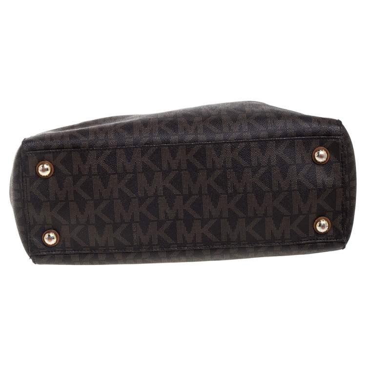 Pre Owned MICHAEL Michael Kors Brown Signature Coated Canvas Medium Cynthia Tote