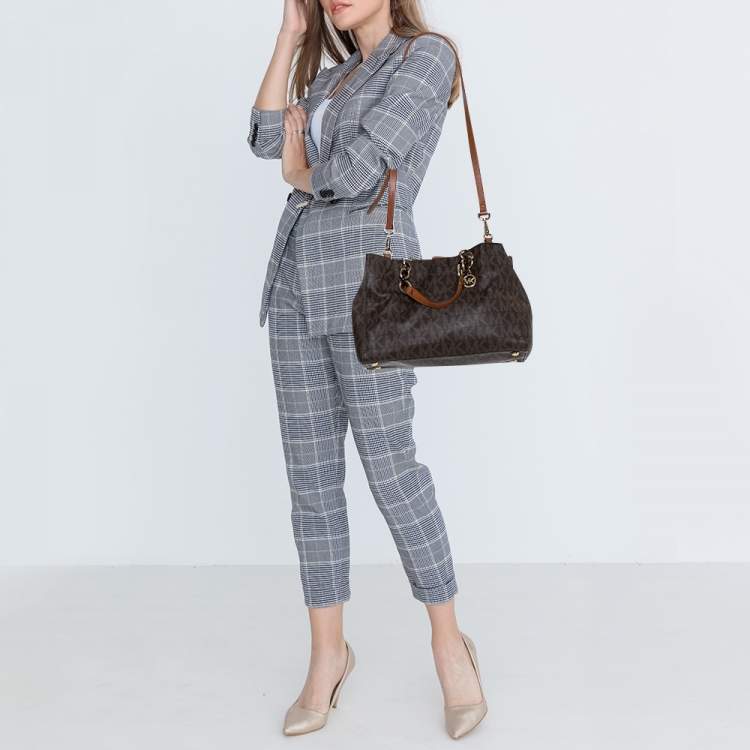 Pre Owned MICHAEL Michael Kors Brown Signature Coated Canvas Medium Cynthia Tote