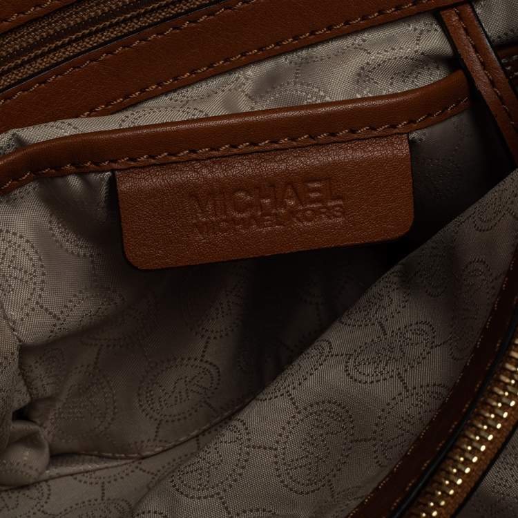 مملوكة مسبقًا MICHAEL Michael Kors Brown Signature Coated Canvas Medium Cynthia Satchel