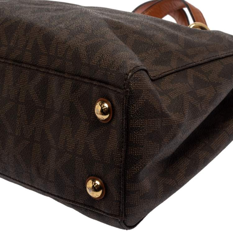 مملوكة مسبقًا MICHAEL Michael Kors Brown Signature Coated Canvas Medium Cynthia Satchel
