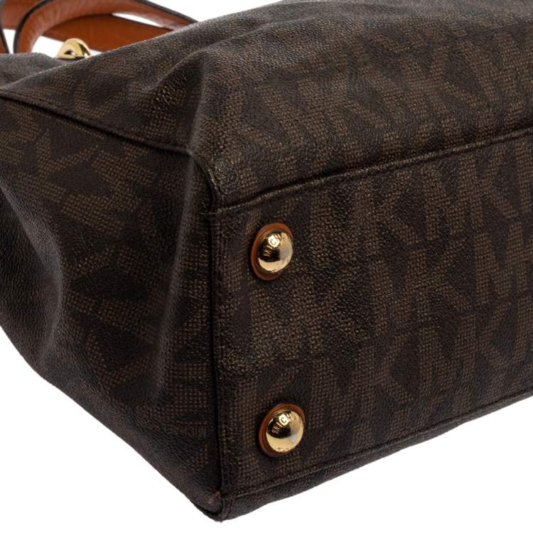 مملوكة مسبقًا MICHAEL Michael Kors Brown Signature Coated Canvas Medium Cynthia Satchel
