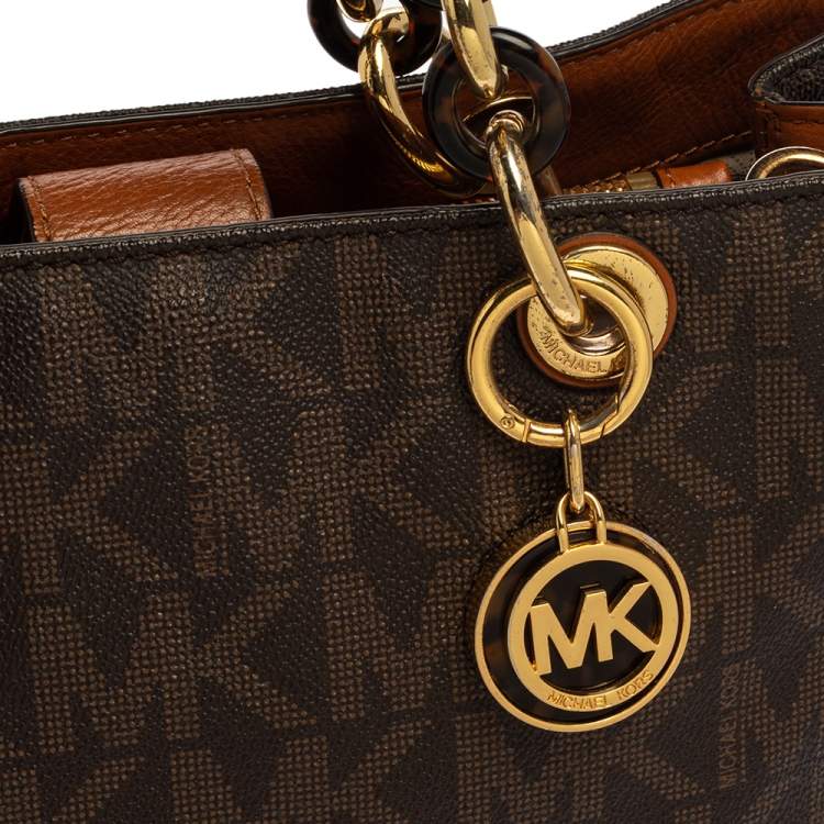 مملوكة مسبقًا MICHAEL Michael Kors Brown Signature Coated Canvas Medium Cynthia Satchel