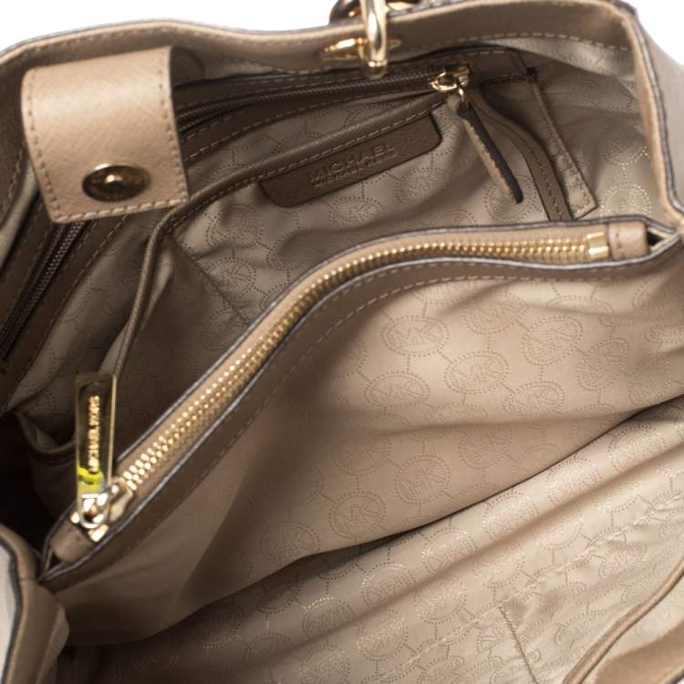 Pre Owned MICHAEL Michael Kors Beige Saffiano Leather Medium Cynthia Tote